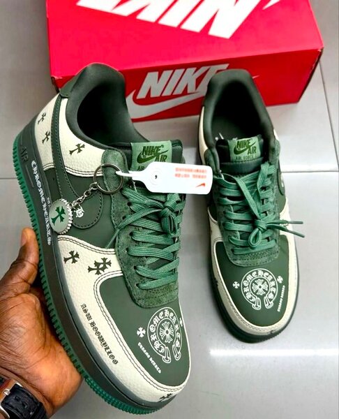 Nike Air Force 1