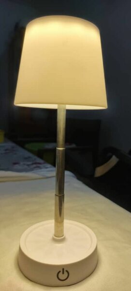 LAMPE DE TABLE