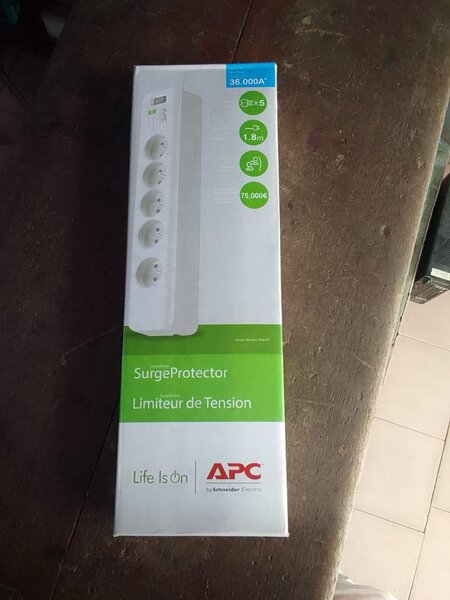 Multiprise APC Protector