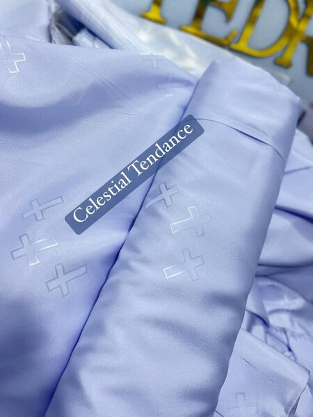 Draps en satin avec motifs