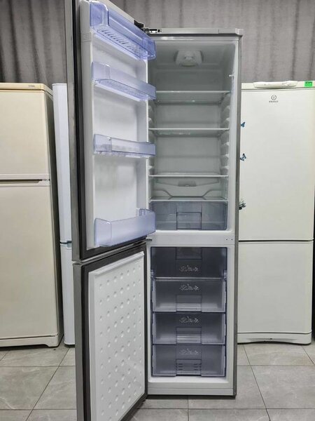 Réfrigérateur encastrable deux portes