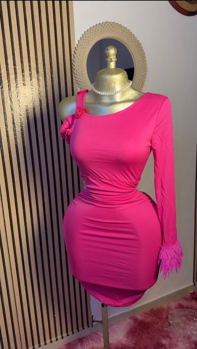 Robe moulante rose chic