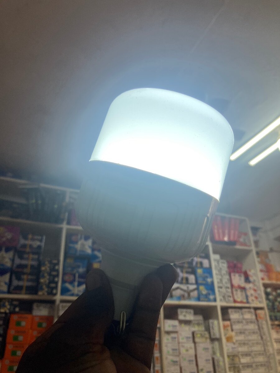 Outdoor lightning USB rechargeable