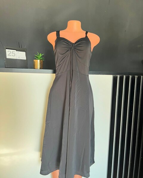  women's beautiful dress 