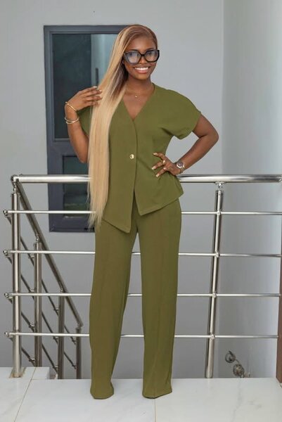 Combinaison chic pour femme