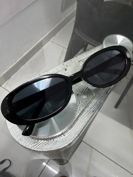 Lunettes de Soleil Noir Élégantes