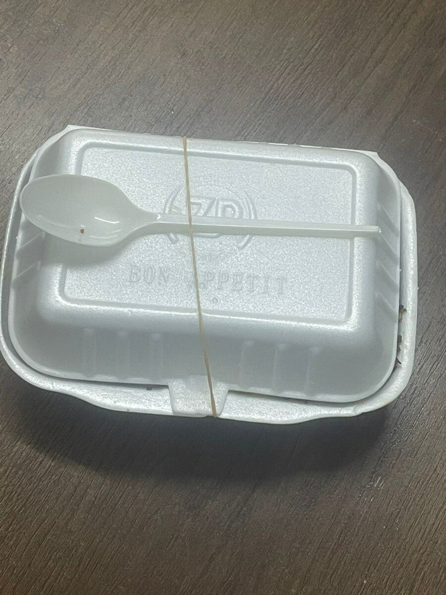 Plat à emporter savoureux