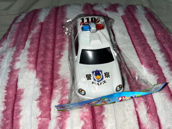 Voiture jouet police enfant