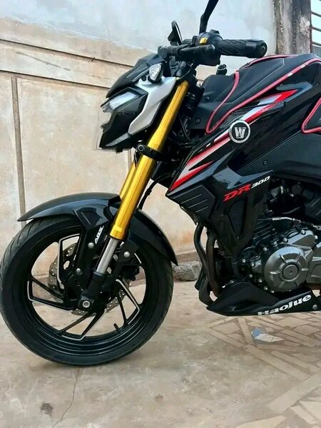 Moto sportive DR 300