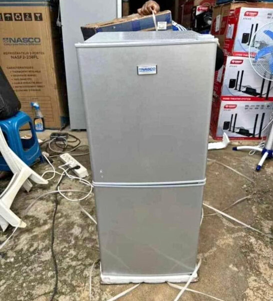 Mini réfrigérateur Nasco argent