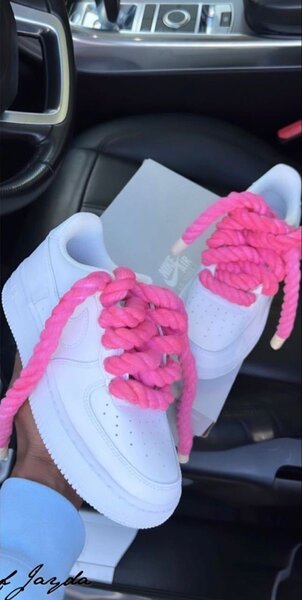 Baskets blanches lacets roses