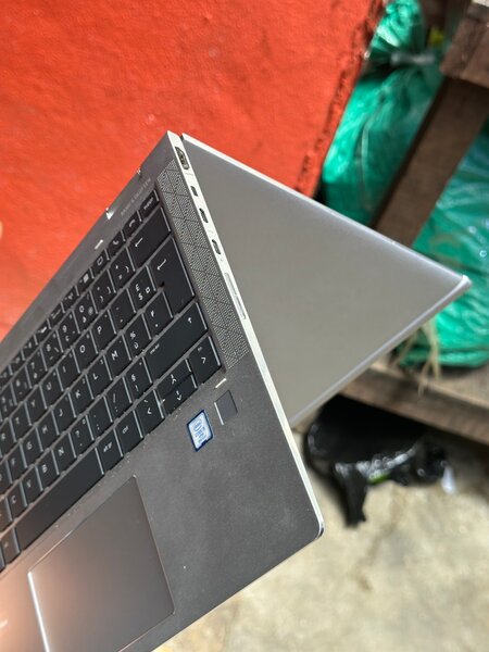 Ordinateur Portable HP Élégant