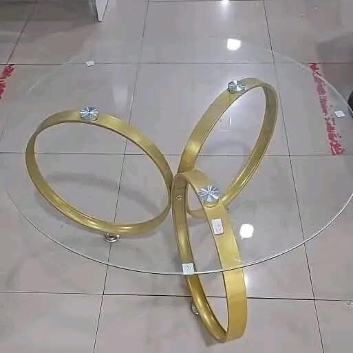 Table basse centrale vitrée