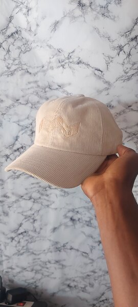 Casquette en velours beige