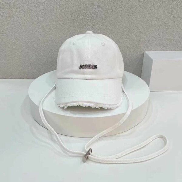 casquettes JACQUEMUS