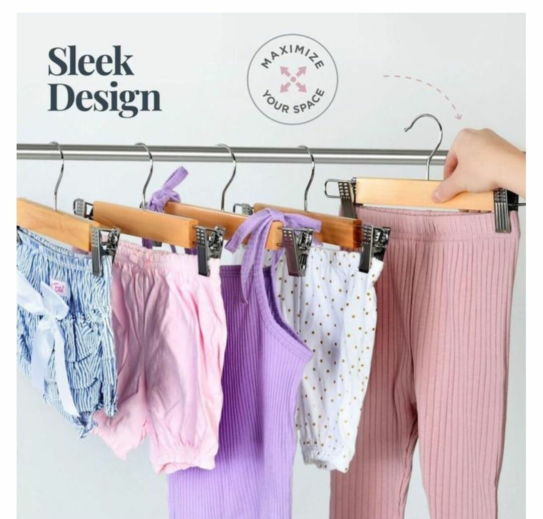 Cintres en bois avec pinces