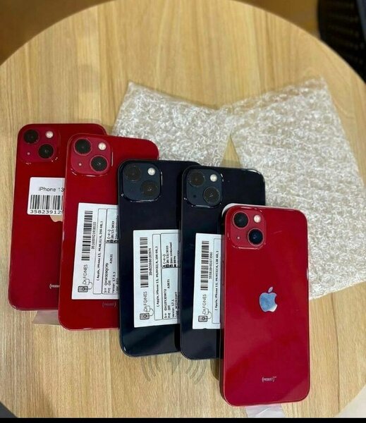 iPhone 13 - Rouges et Noirs