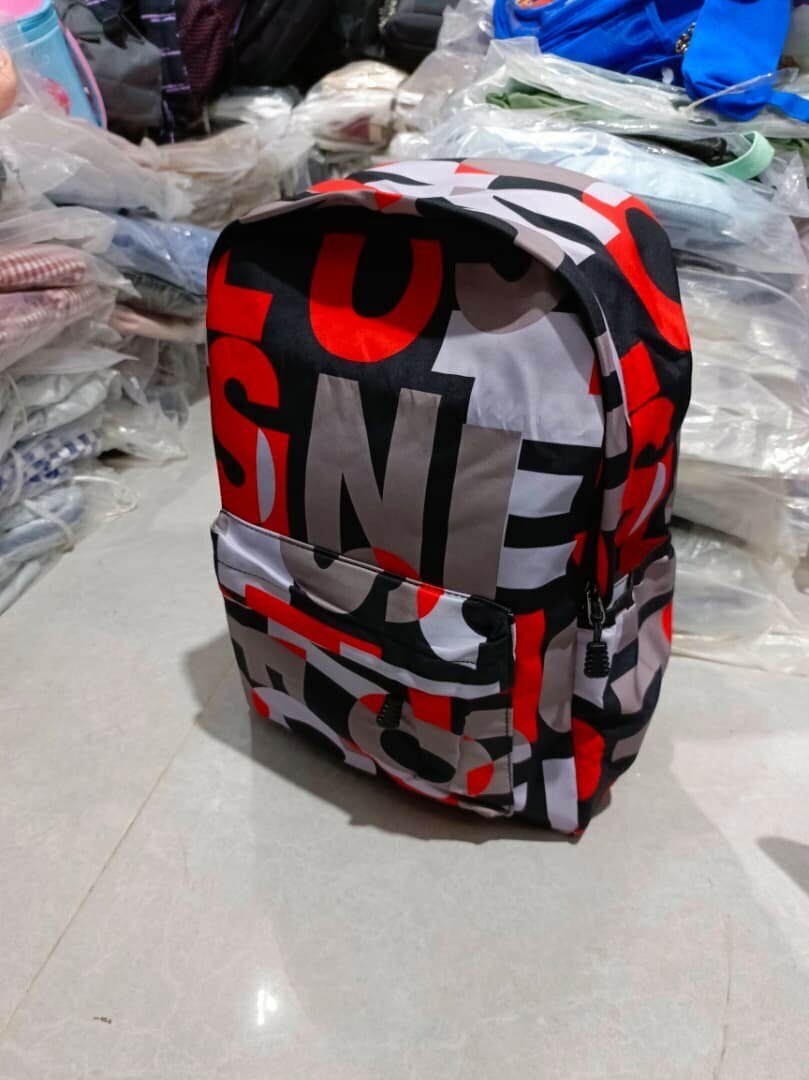 Sacs à dos colorés tendance