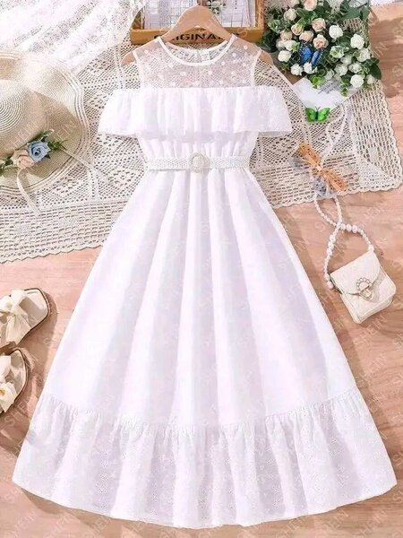 Robe blanche en dentelle pour femme