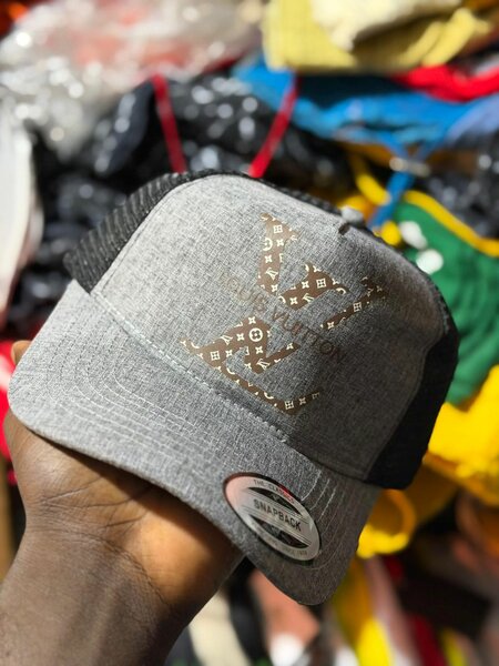 Casquette grise homme