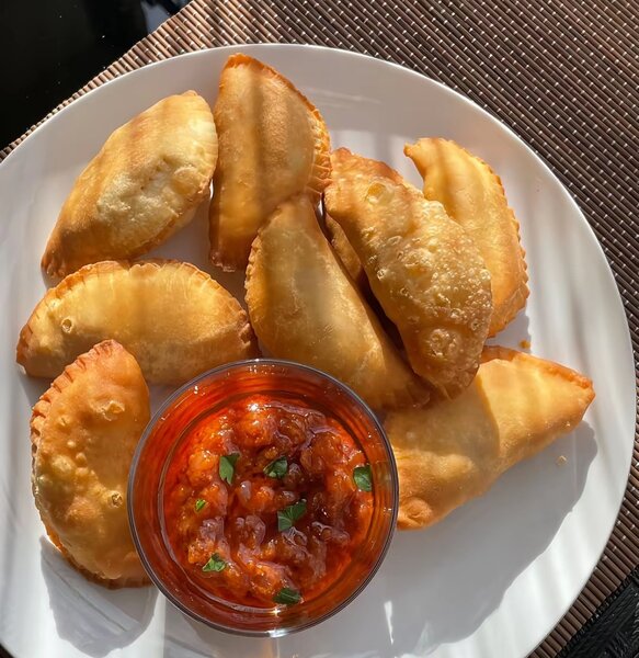 Empanadas au Fromage avec Sauce