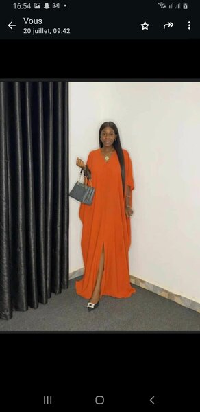 Admirez dès jolie robe trop chic