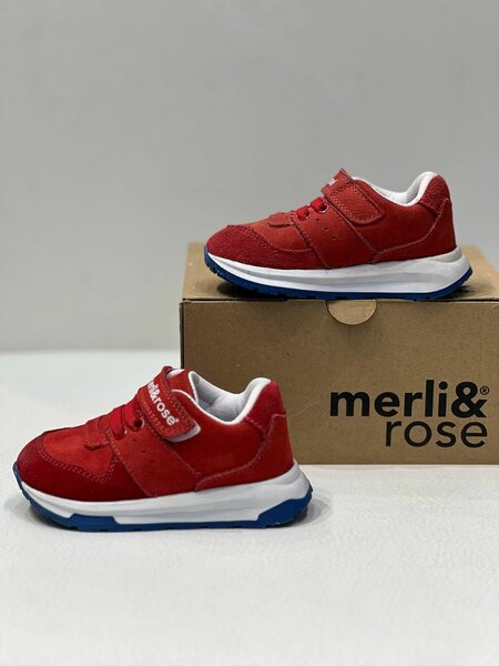 Кроссовки для девочек