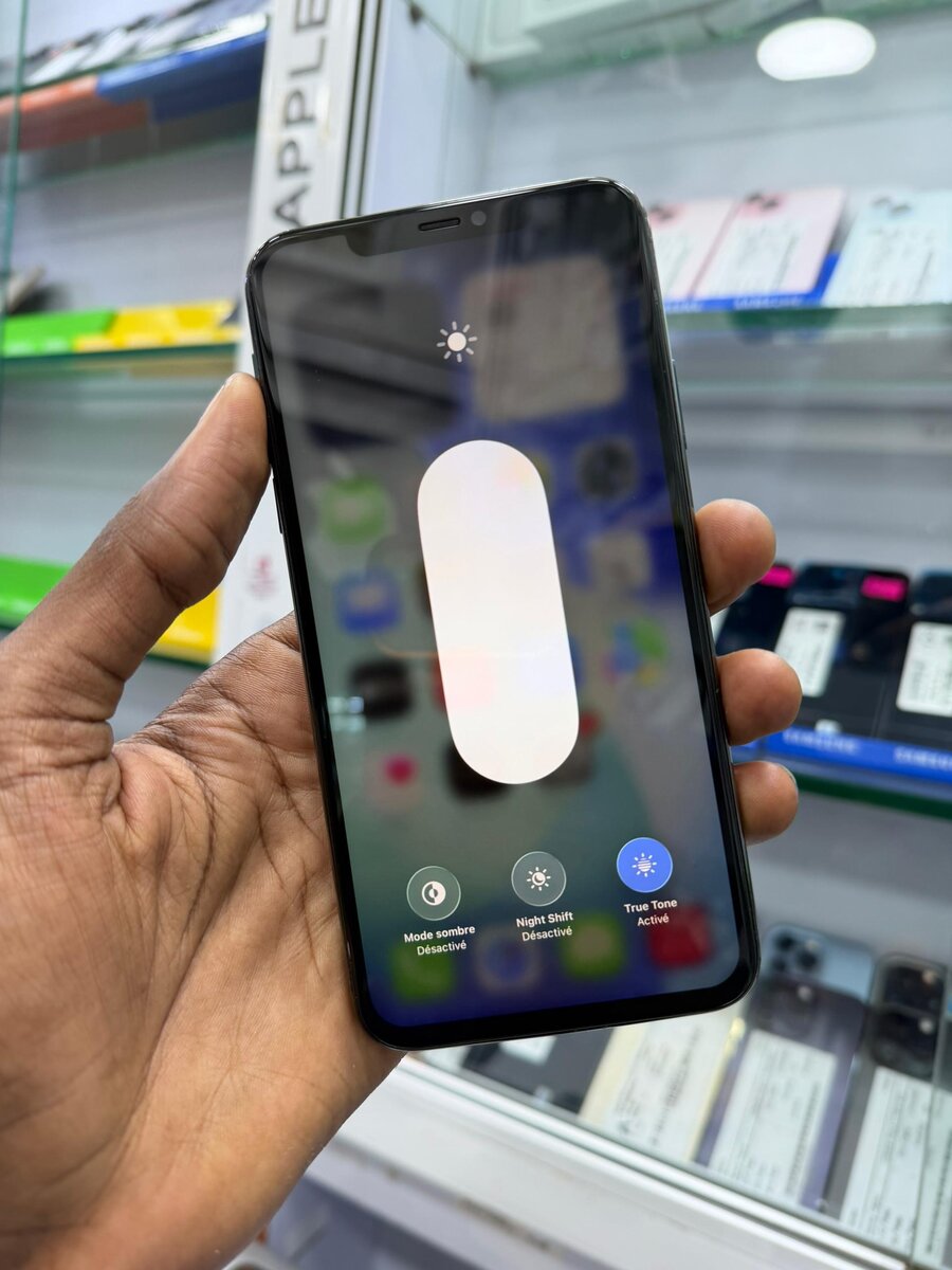 Disponible 11 Pro max 64go