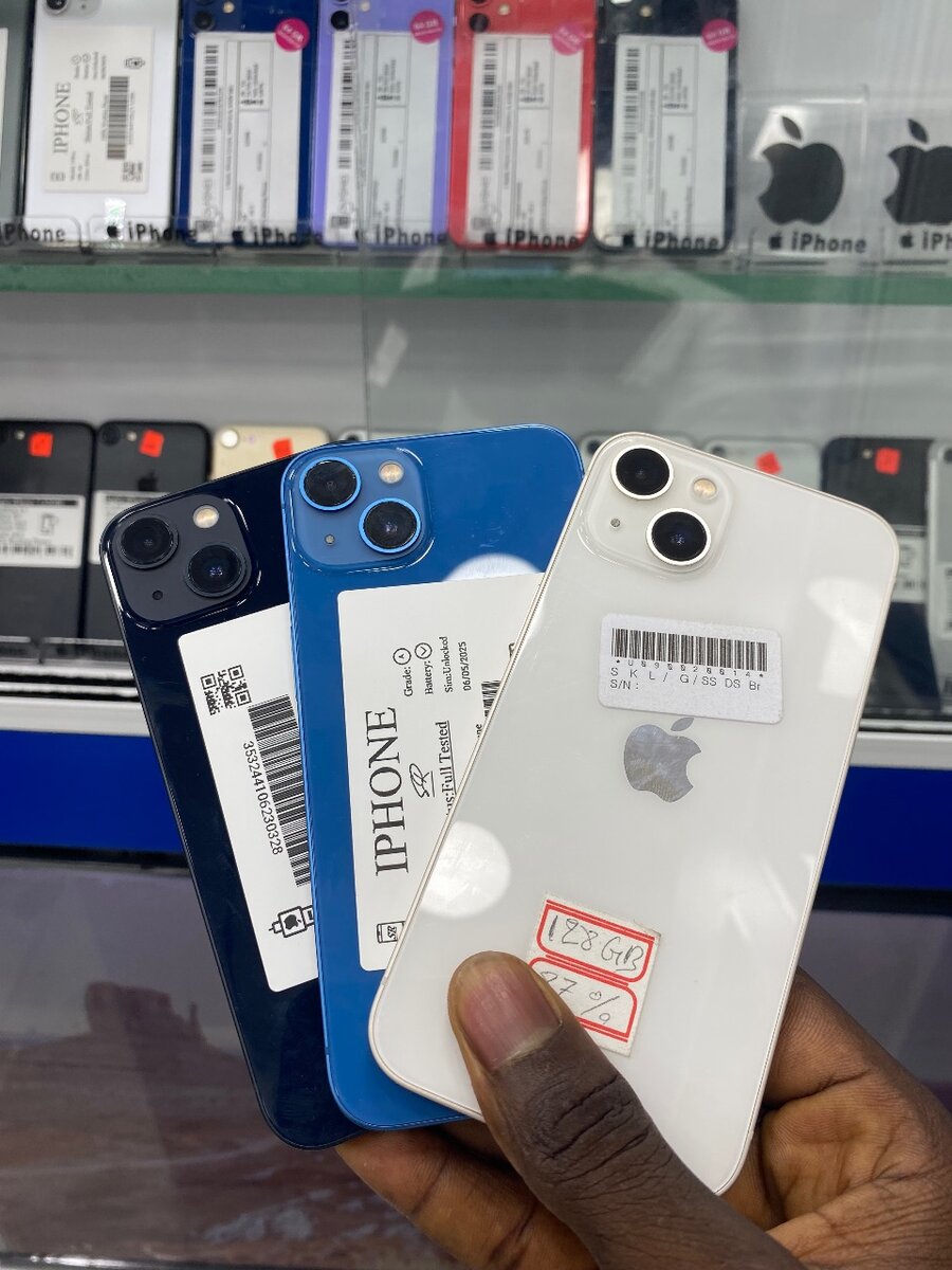 iPhone 13 128 GB plusieurs cou