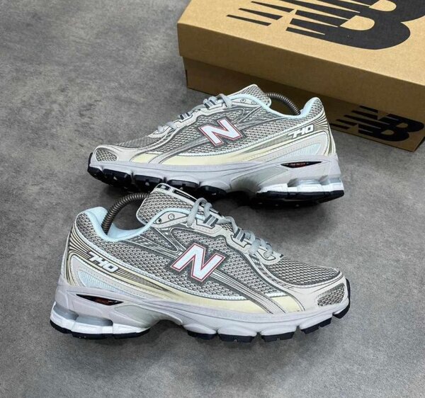 New balance 740