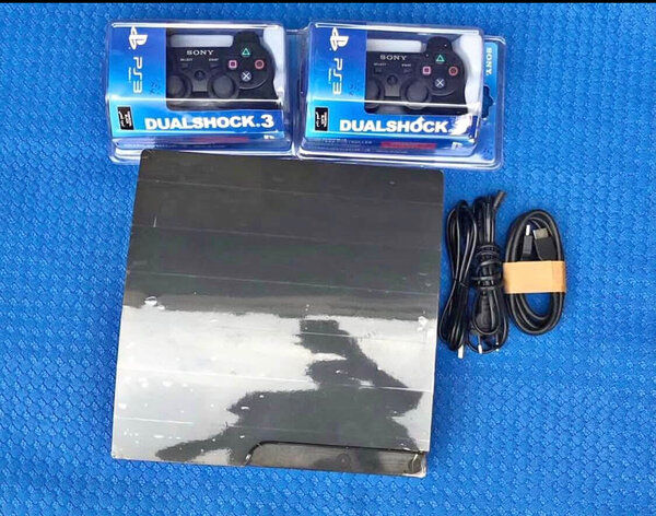 Console PS3 avec Manette Dualshock 3 - Accessoires Inclus