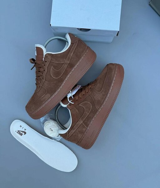 NIKE AIRFORCE CLASSIC BROWN