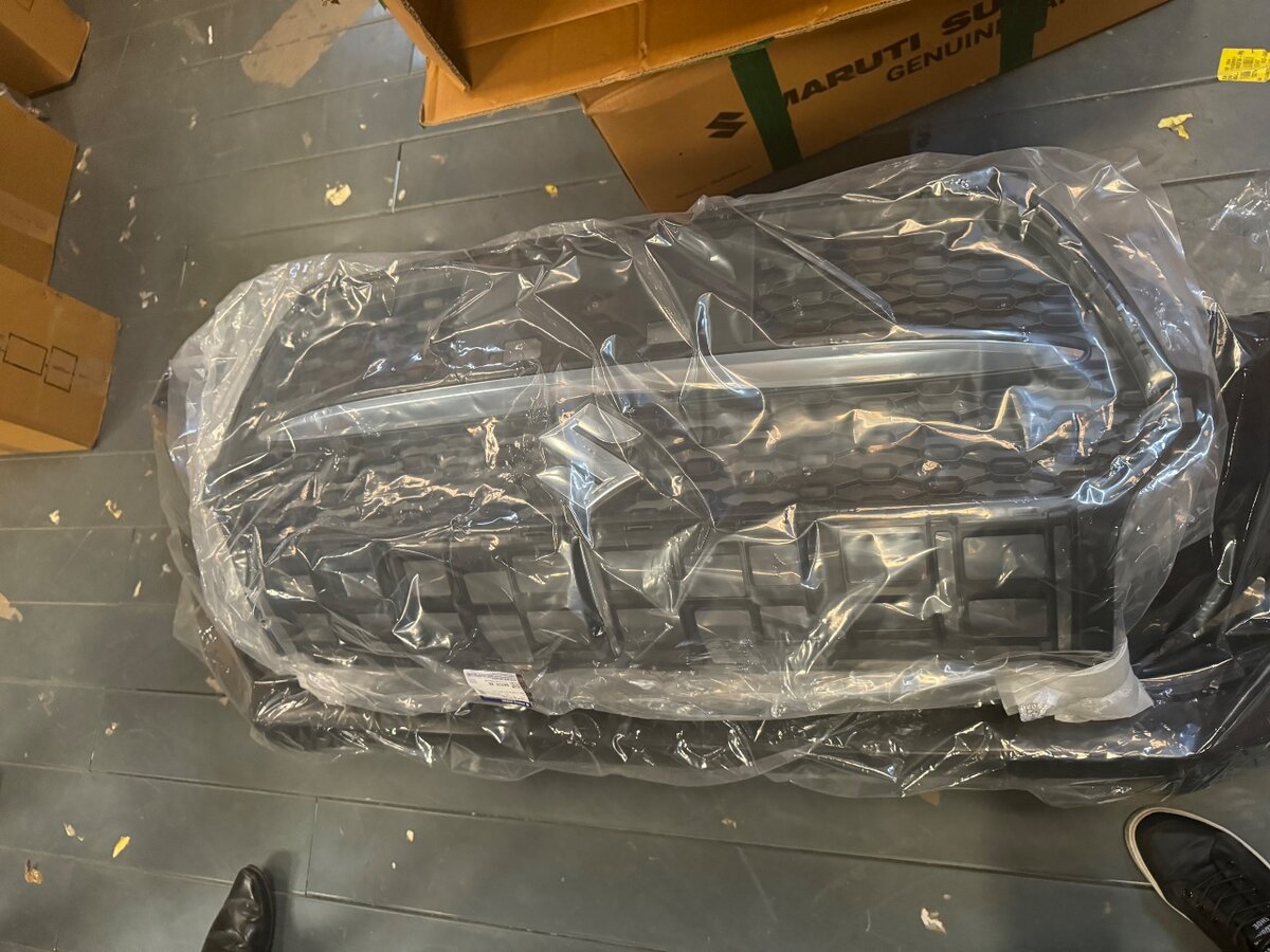 Grille avant pour Suzuki