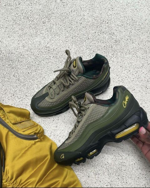 Baskets  Nike Vertes Cortez