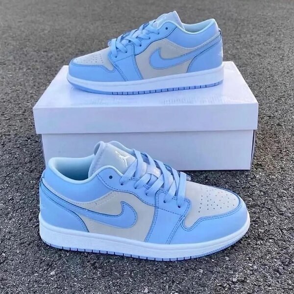 Nike Air Jordan 1 Low bleu pastel