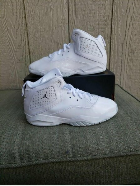 Jordan montantes blanches neuves