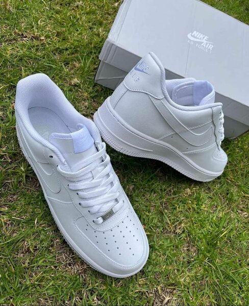 Nike airforce 1 tripple white