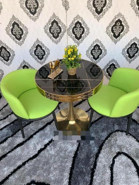 Restaurant coffee table with 2 chairs