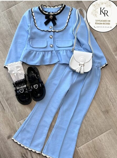 Ensemble bleu élégant enfant