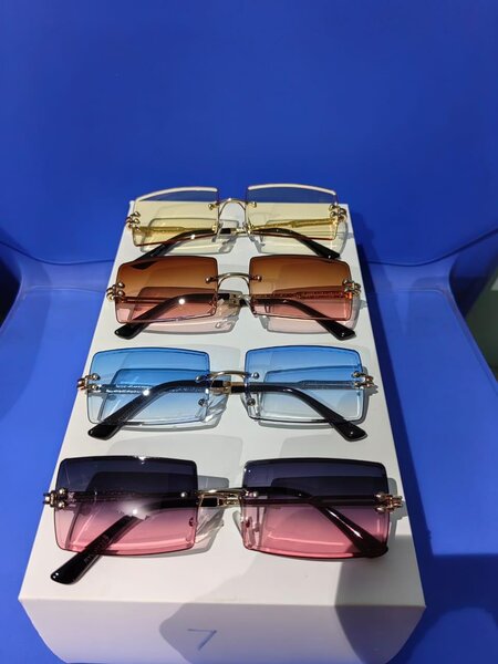 Lunettes de soleil colorées