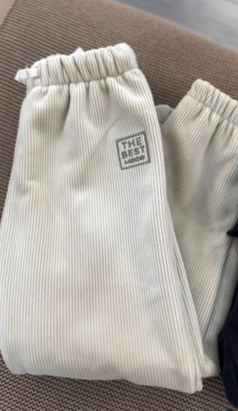 уни штанишки от Zara .