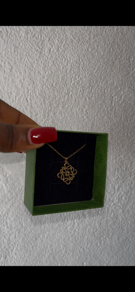 Collier Pendentif Doré Élégant