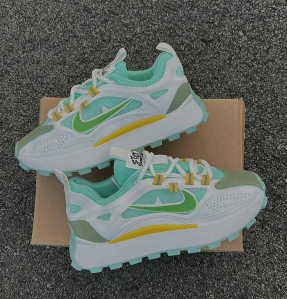 Chaussures de sport vertes tendance