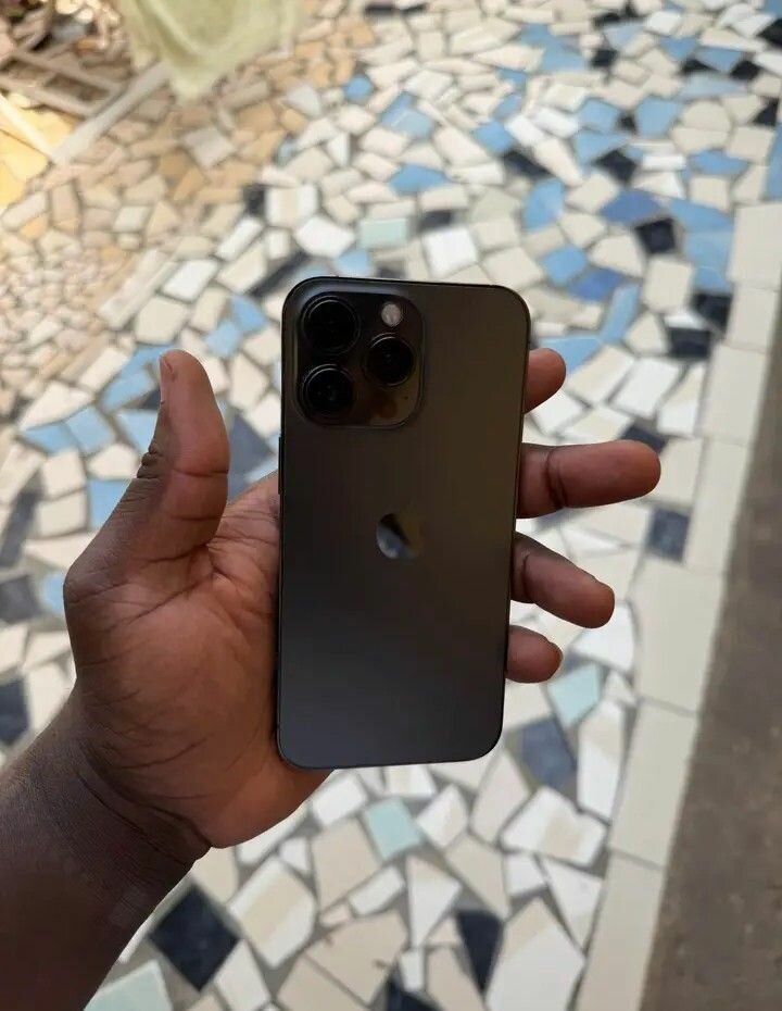 iPhone 11 Pro Max état impeccable