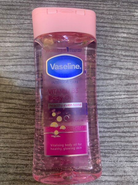 Huile Corporelle Vitaminée Vaseline