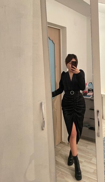 Платье с дропировкой  с вырезом на спине