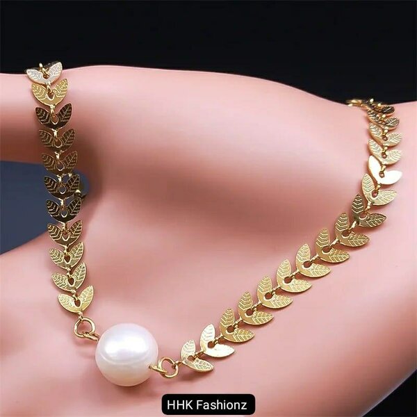 Ladies necklace