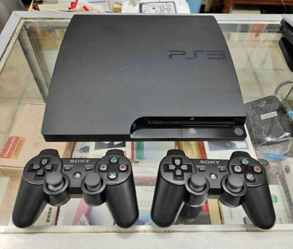 Console Sony PlayStation 3 avec Manettes
