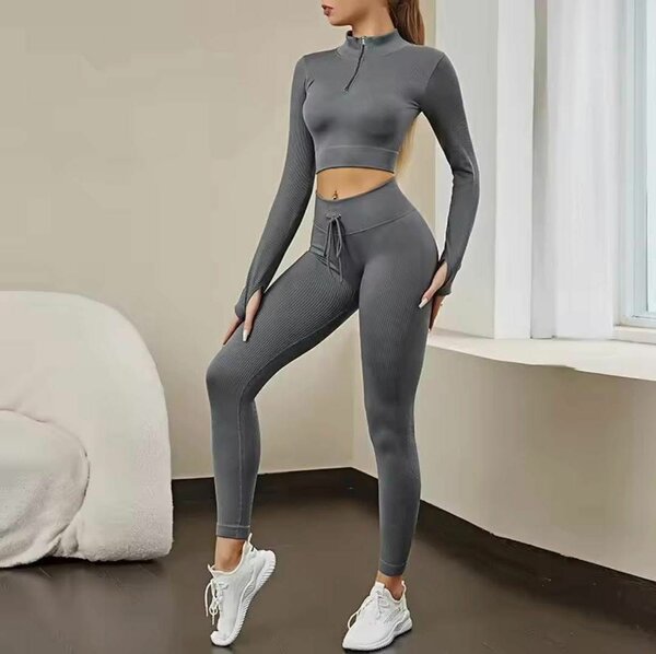 Ensemble sport femme élégant