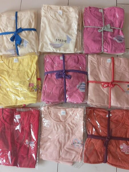 Lot de T-shirts colorés femme